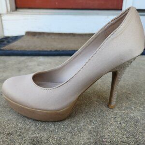 Satin nude pumps
